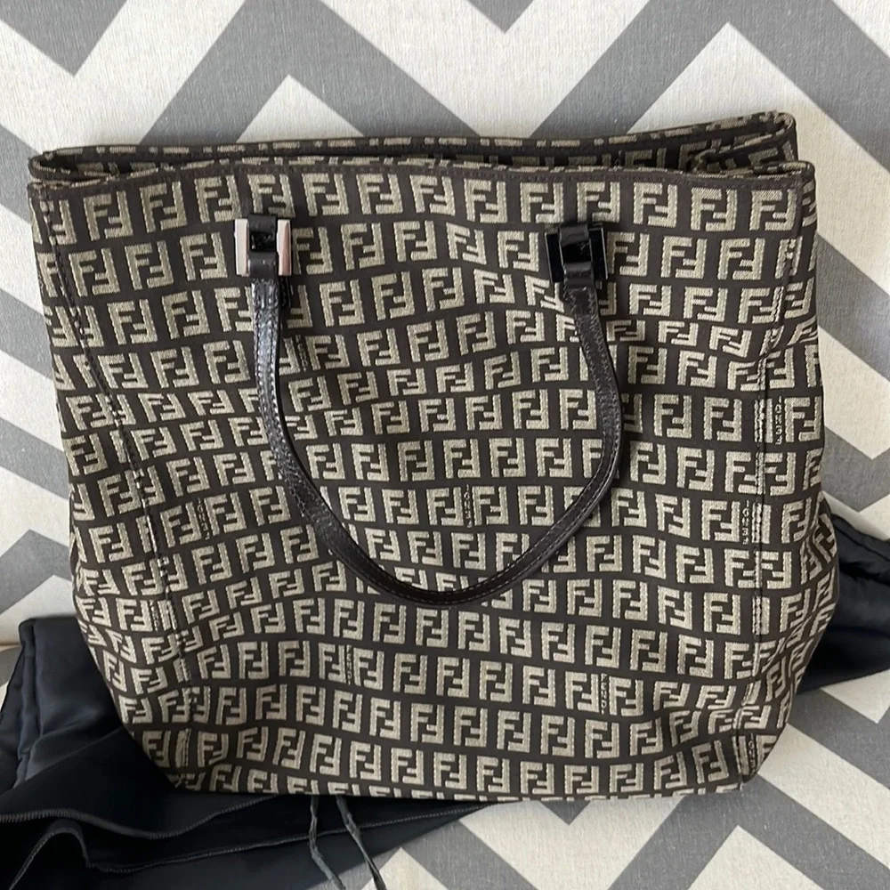Fendi zucca monogram tote - Picture 1 of 9